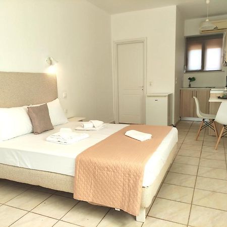 # 6 Giorgos & Chara Apartments Nea Kydonia Exterior foto